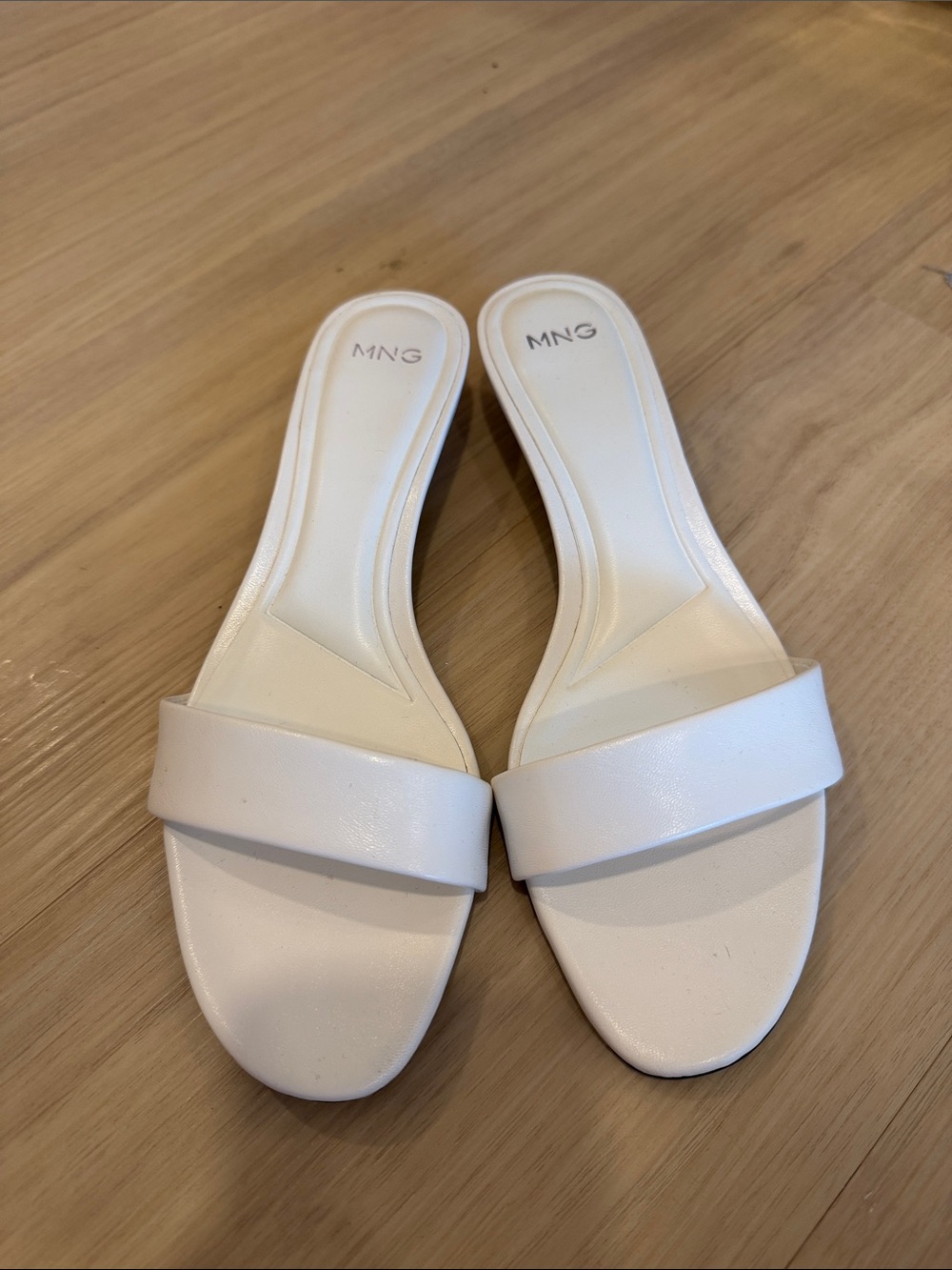 Mango White Kitten Heel mules